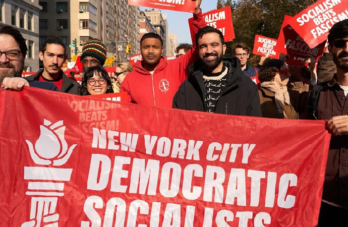 Demokrat ve sosyalist ve müslüman olduğunu öne sürdü