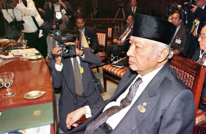 Endonezya’dan ‘ilginç’ adım: Suharto milli kahraman ilan edildi