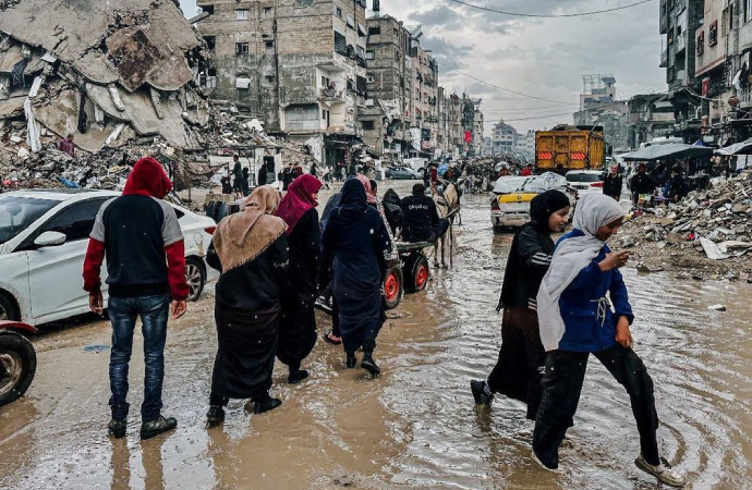 Gazze’de Yağmur Yağarken Vicdanlar Çöktü