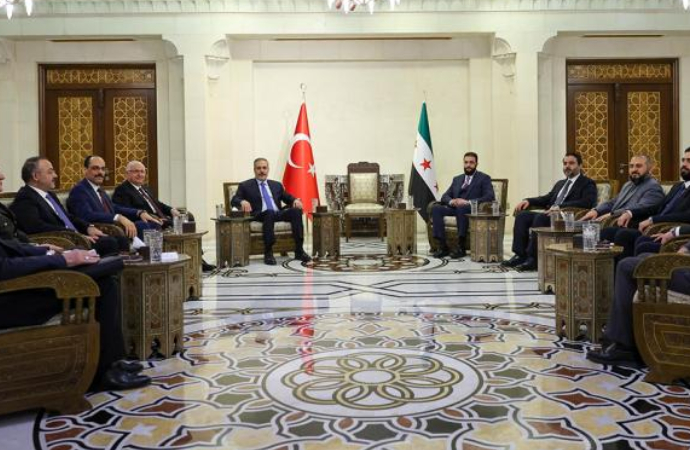 ABD’den dönen Hakan Fidan, Suriye’ye geçti