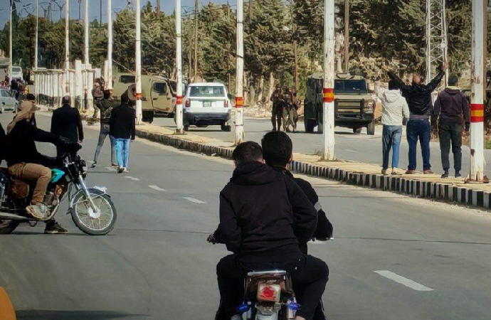 İsrail askerleri Suriyeli sivillerin üzerine ateş açtı