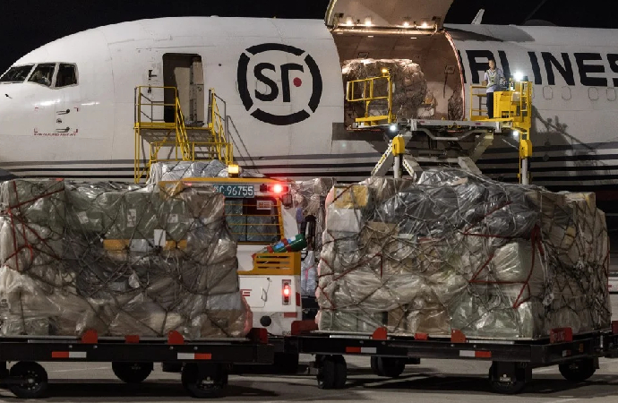 Avrupa, AB dışından gelen kargolara gümrük vergisi koydu