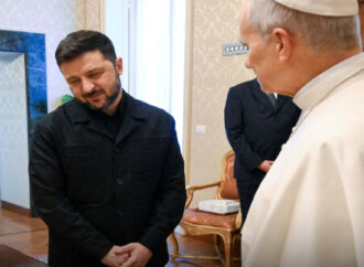 Vatikan siyasi rolünü vurguluyor