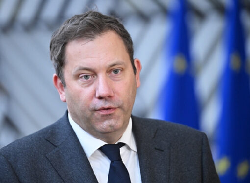 Alman Bakan: Trump’ın şantajına boyun eğmeyeceğiz