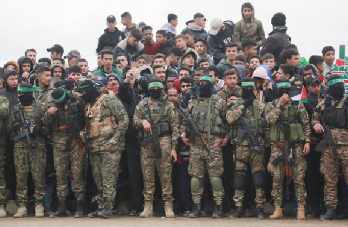 Hamas son esirin cenazesini teslim etti