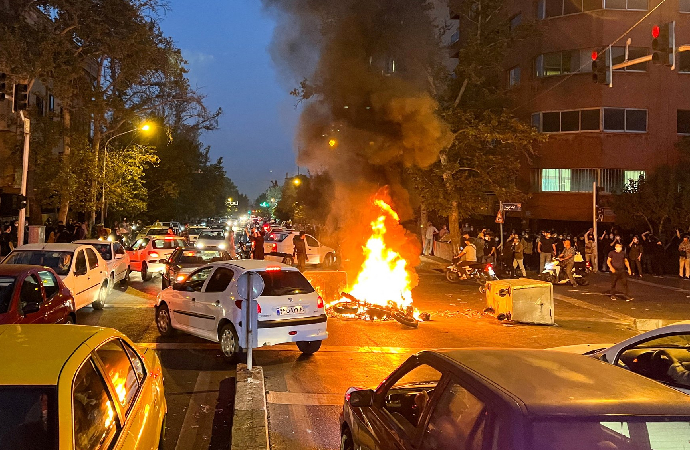 ‘İran’daki fay hatları harekete geçirilmeye çalışılıyor’