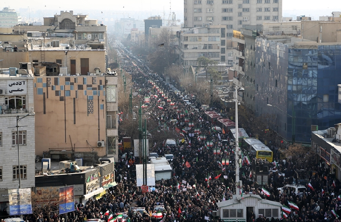 İran’daki protestolar köklü bir dönüşümün ayak sesleri mi?
