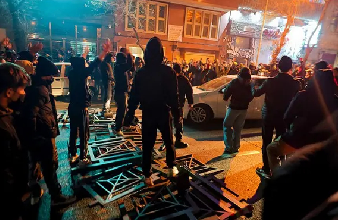 Bir dizi siyasi analistten, “İran senaryoları”