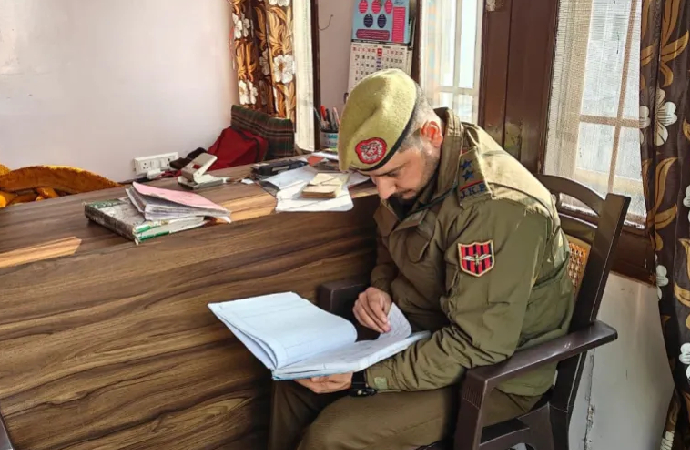 Hindistan, Keşmir camilerini mercek altına aldı!