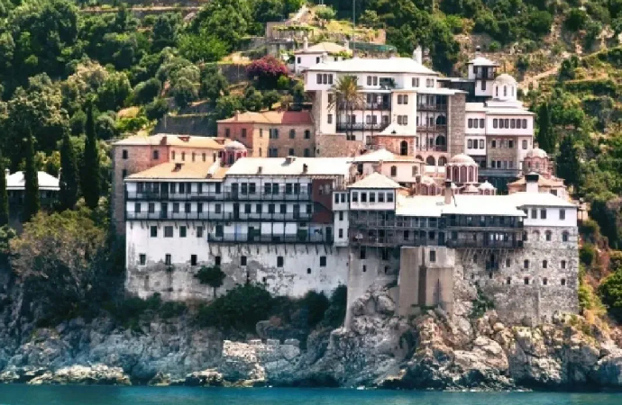 Kadınların giremediği Keşişsel Devlet: Aynoroz