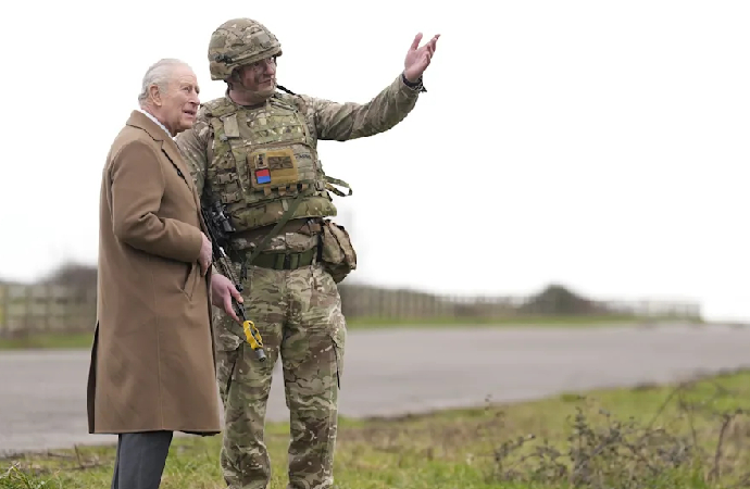 İngiliz üsleri, Epstein şebekesine kullandırılmış