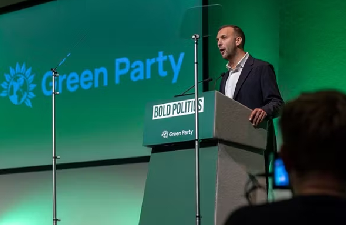 İngiltere’de ara seçim Başbakana darbe vurdu