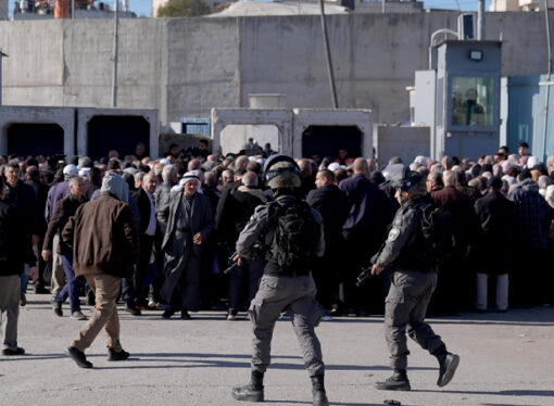 Filistinlilerin Kudüs’te namaz kılmasına İsrail engeli
