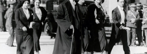 Pek Uyanık Bir Uyku