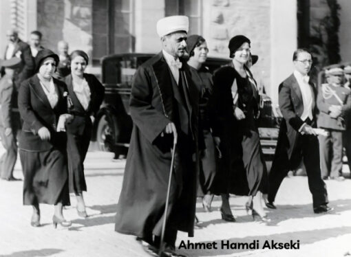 Pek Uyanık Bir Uyku