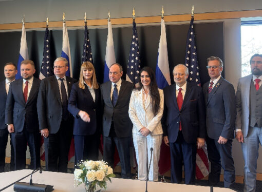 Rusya Parlamento heyeti ABD’de poz verdi