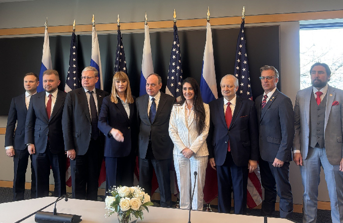 Rusya Parlamento heyeti ABD’de poz verdi