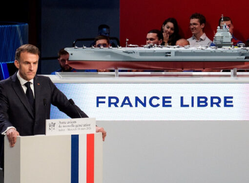 Fransa, deniz savaşları için 80 bin tonluk gemi hazırlıyor