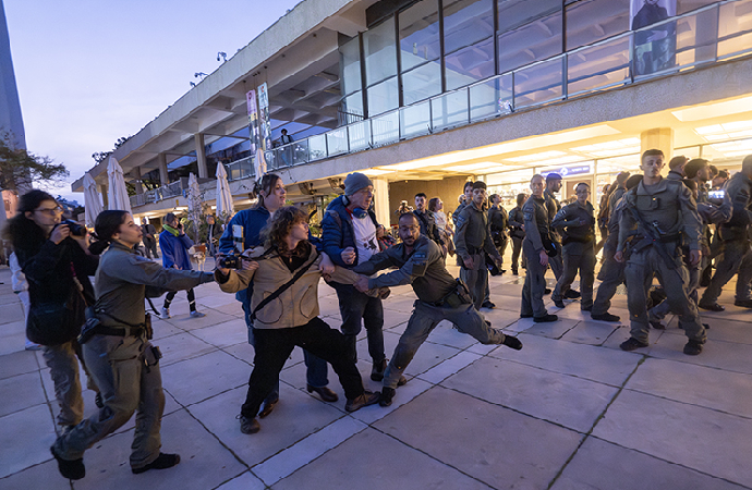 İsrailli gösterici: Üzgünüm İsrailliyim, burası hasta bir ülke