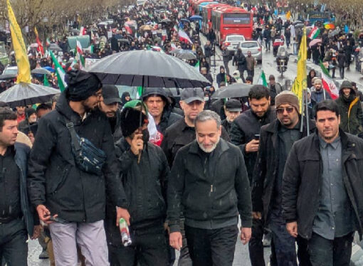 Tahran’da gövde gösterisi