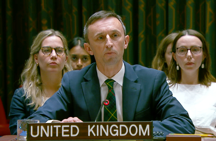 İngiltere Büyükelçisi, saldırıya uğrayan tarafı suçladı