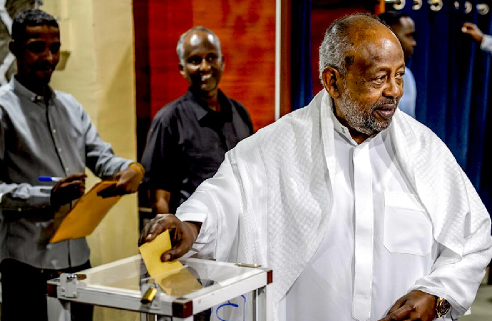 Cibuti ve Benin’de “sistem-içi” seçimler