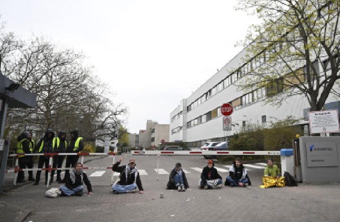 İsrail’e silah sağlayan Alman şirketine eylem