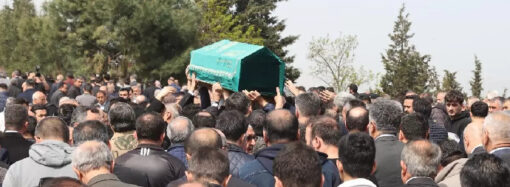 Acının Adı Var, Tarifi Yok