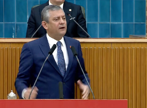 Özel’in ‘Trump ile aynı safta’ çıkışı AKP’yi kızdırdı