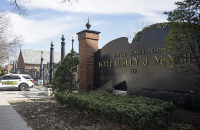 Pentagon’un Washington’daki üssünde tedirginlik