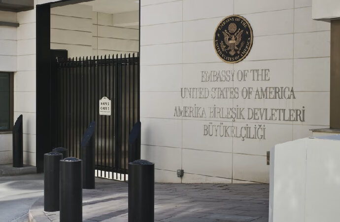 Bugünün İki Mezhebi: Amerikan Hasımlığı ve Amerikan Hısımlığı