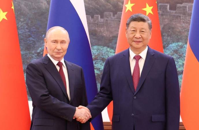 Putin: Rusya ve Çin, dengeleyici rol oynuyor