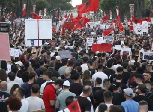 Arnavutlak’ta Kushner isyanı birinci haftasında