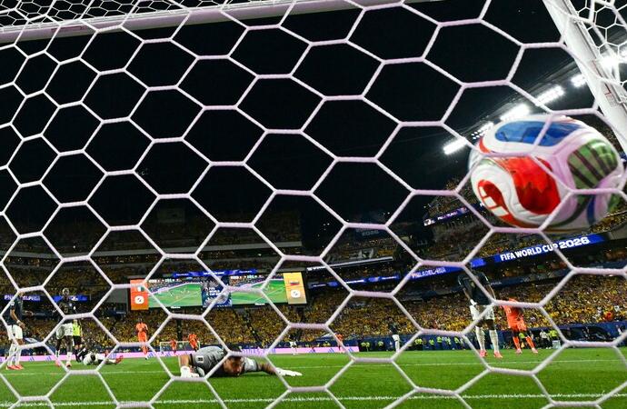 Tribünlerin Çığlığı, Enkazların Sessizliği