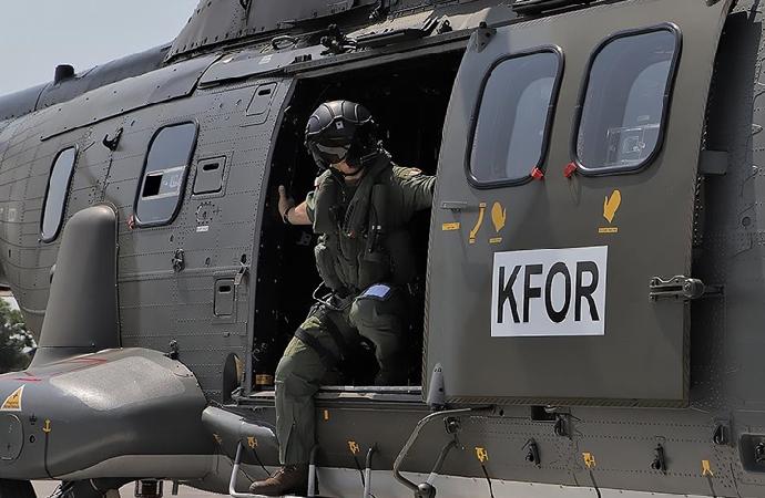 NATO, Kosova’daki güçlerini neden azaltıyor?