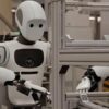 “İnsansı robotlar”, “robot okullarında” işe hazırlanıyor