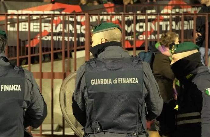 Faslı bir kişiyi, İtalya polisi gözaltına alırken öldürdü