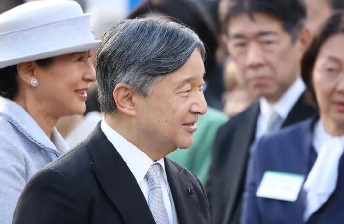 Japonya, erkek egemen imparatorluk veraset sistemini korudu