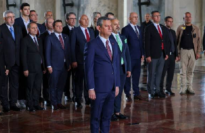 Yeni Parti ilk ziyaretini Anıtkabir’e yaptı