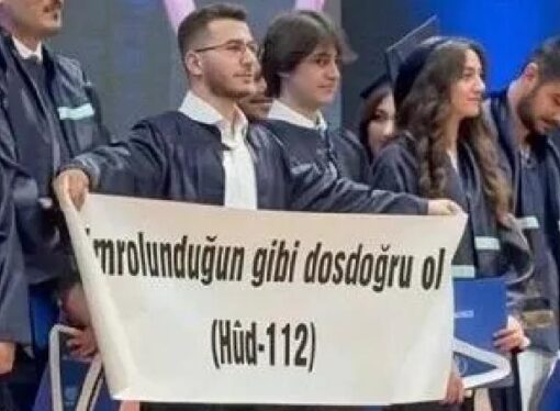 Üniversitenin mezuniyet töreninde ‘ayet’ hazımsızlığı