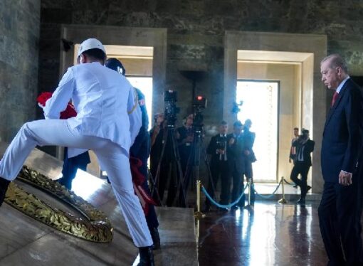 Erdoğan Anıtkabir’i ziyaret etti