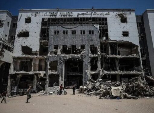 Filistinli mühendisler hasarlı cihazları ayağa kaldırıyor