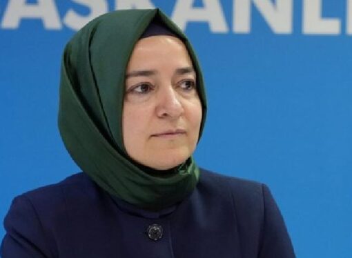 Fatma Betül Sayan Kaya’nın sürpriz istifası