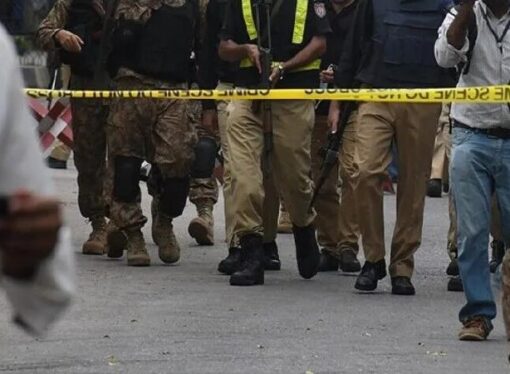 Pakistan’da cami yakınında cani saldırı