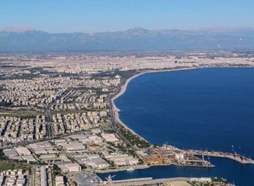 Antalya’da yapılacak çocuk güzellik yarışmasına suç duyurusu