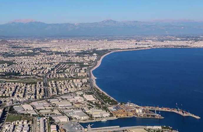 Antalya’da yapılacak çocuk güzellik yarışmasına suç duyurusu
