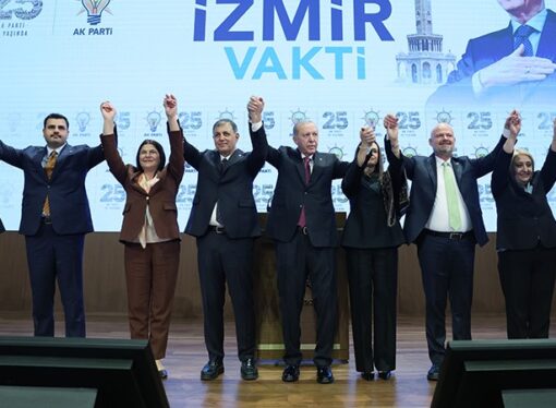 CHP’den istifa eden Cemil Tugay’a AKP rozeti